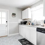 4A Gem In Central Location Scott\'S Addition
